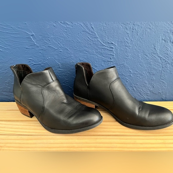 b.o.c. Women's Size 7M, Lucy Boot Black - Picture 1 of 13